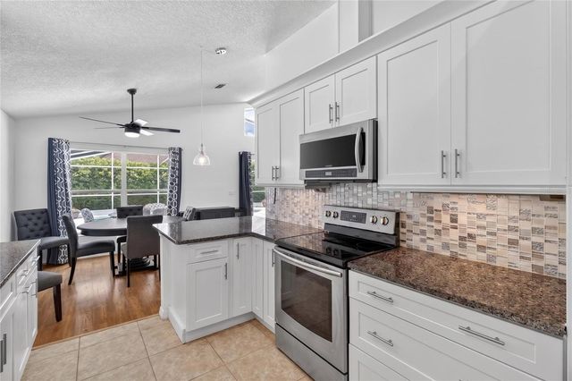 2272 MALLORY CIR CIRCLE, Haines City, FL 33844