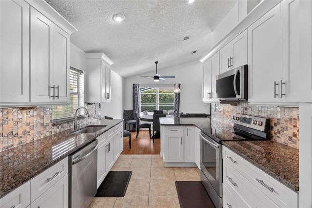 2272 MALLORY CIR CIRCLE, Haines City, FL 33844