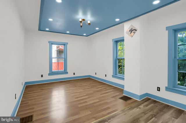 511 E MAIN ST, Middleburg, PA 17842