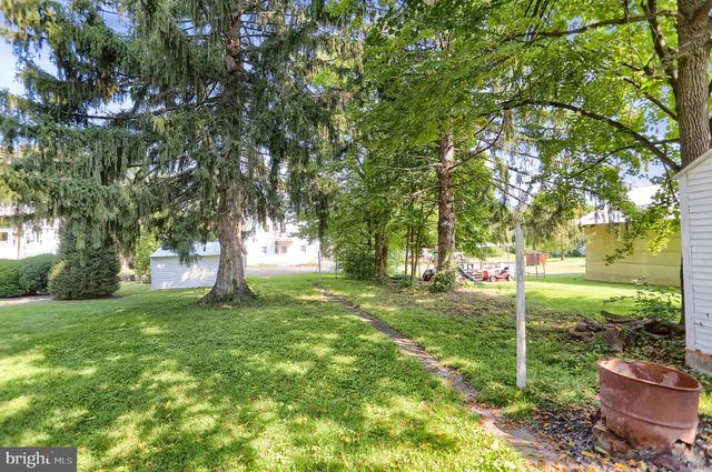 511 E MAIN ST, Middleburg, PA 17842