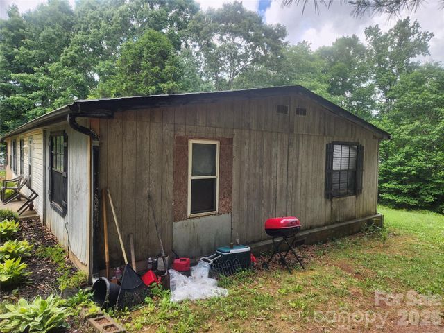 135 Watson Avenue, Taylorsville, NC 28681