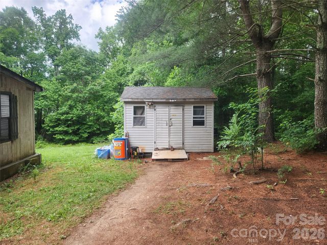 135 Watson Avenue, Taylorsville, NC 28681