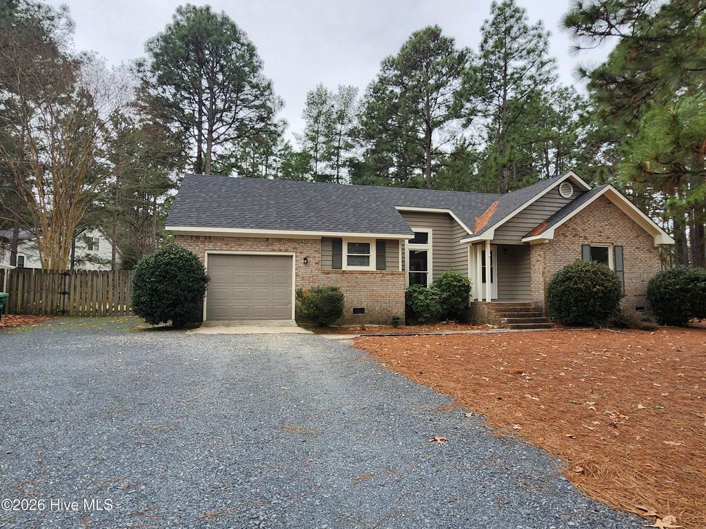 4 Taylor Place, Pinehurst, NC 28374