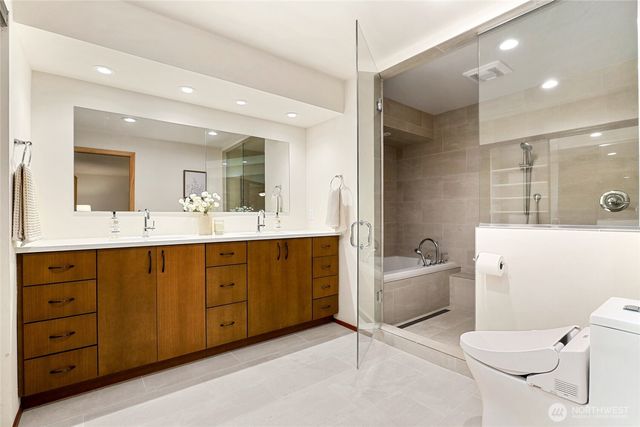 2518 Sahalee Drive East, Sammamish, WA 98074