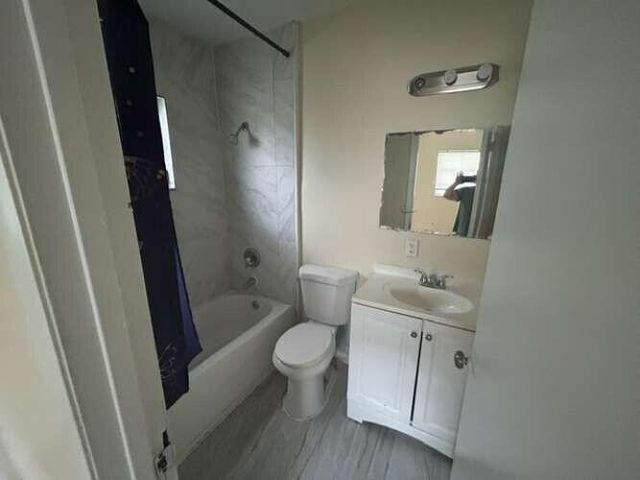 3370 NW 8th Place, Lauderhill, FL 33311