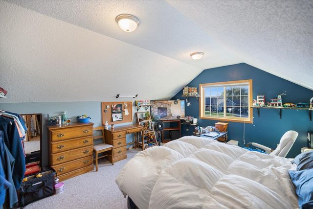 21331 Queen Court NW, Elk River, MN 55330