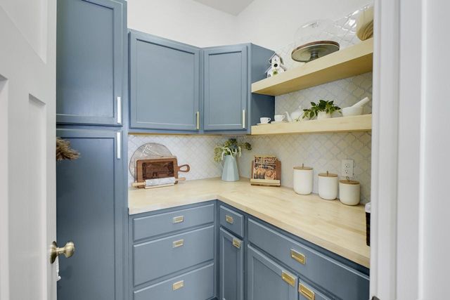 2826 Yahara DRIVE, Summit, WI 53066