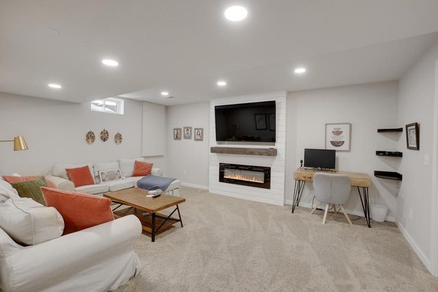 2826 Yahara DRIVE, Summit, WI 53066