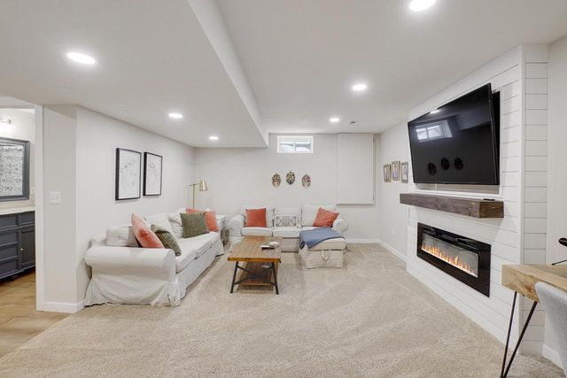 2826 Yahara DRIVE, Summit, WI 53066