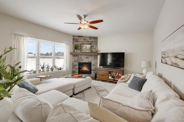 2826 Yahara DRIVE, Summit, WI 53066