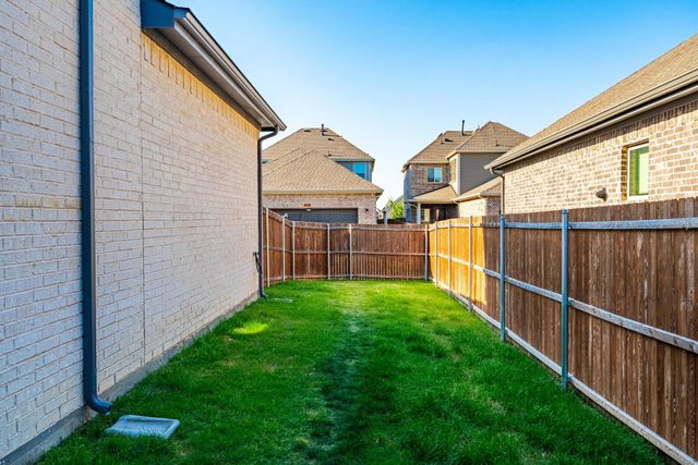 9341 Loggerhead Way, Fort Worth, TX 76118