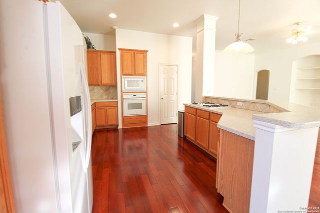 121 ANTLER CIR, San Antonio, TX 78232