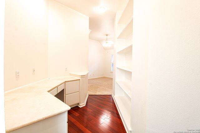 121 ANTLER CIR, San Antonio, TX 78232