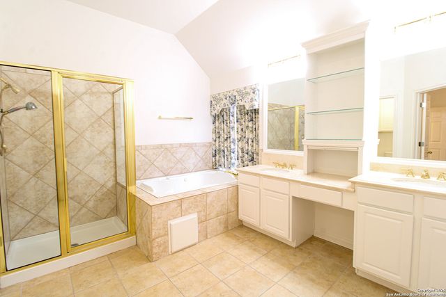 121 ANTLER CIR, San Antonio, TX 78232