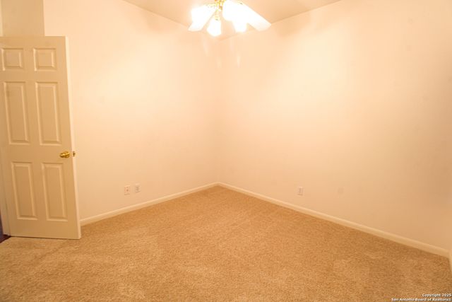 121 ANTLER CIR, San Antonio, TX 78232