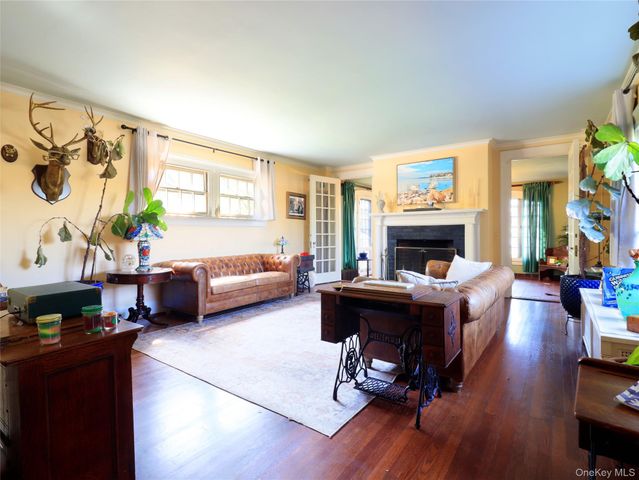 1120 Shore Road, Little Neck, NY 11363