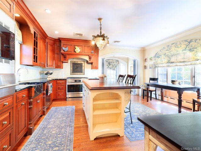 1120 Shore Road, Little Neck, NY 11363