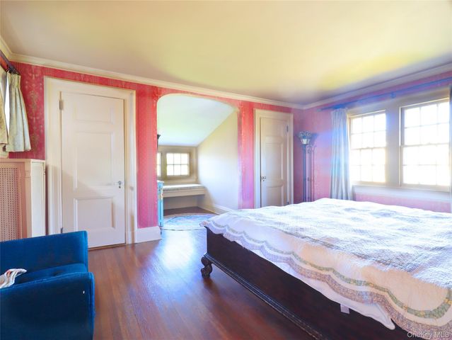 1120 Shore Road, Little Neck, NY 11363