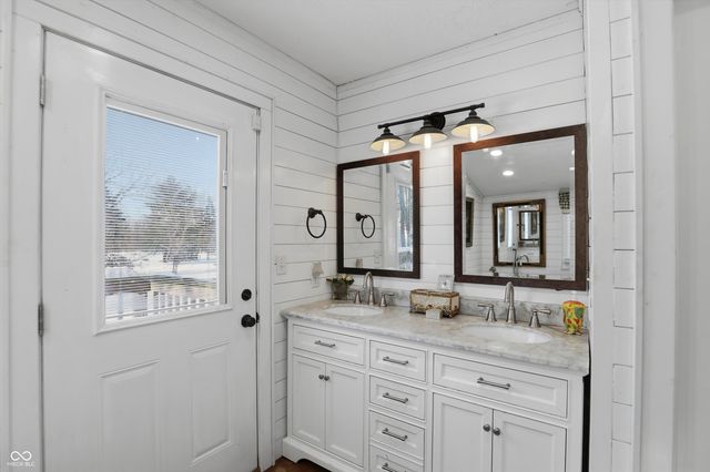 1120 S Jacobi Road, Greenfield, IN 46140