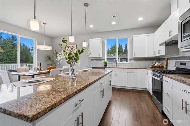 19217 8th Avenue W, Lynnwood, WA 98036