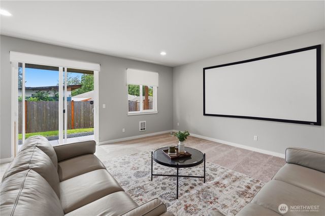 19217 8th Avenue W, Lynnwood, WA 98036