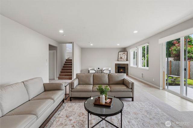 19217 8th Avenue W, Lynnwood, WA 98036