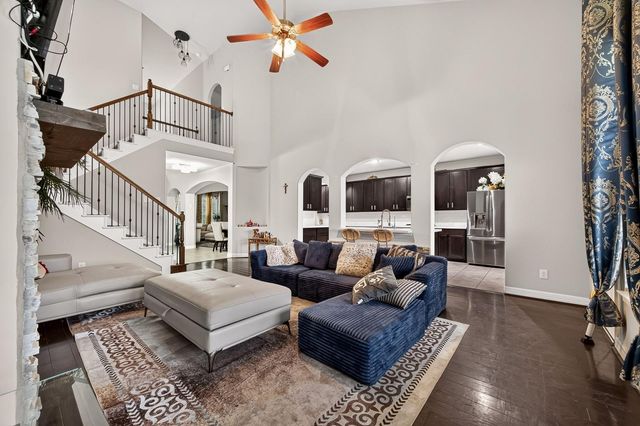 9110 Hollowcreek Point Lane, Cypress, TX 77433