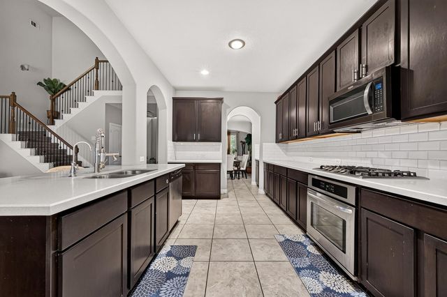 9110 Hollowcreek Point Lane, Cypress, TX 77433