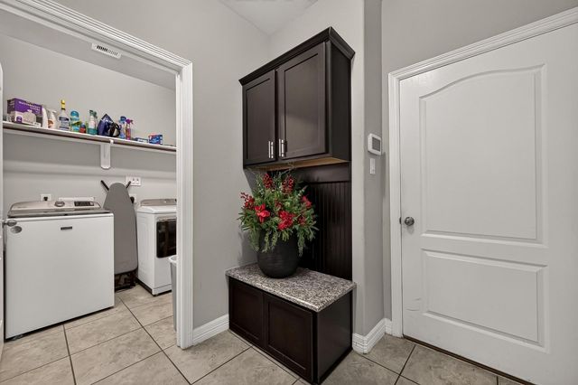9110 Hollowcreek Point Lane, Cypress, TX 77433