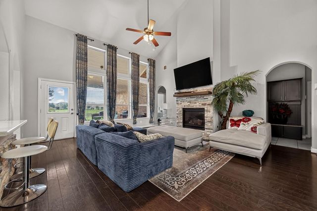 9110 Hollowcreek Point Lane, Cypress, TX 77433