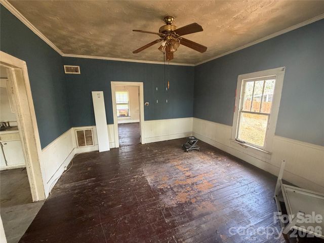 512 W 2nd Street, Cherryville, NC 28021