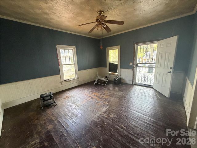 512 W 2nd Street, Cherryville, NC 28021