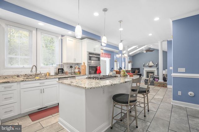 108 HUNTINGTON HILLS LN, Fredericksburg, VA 22401