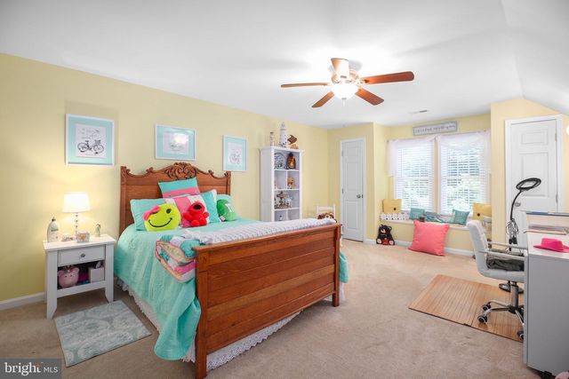 108 HUNTINGTON HILLS LN, Fredericksburg, VA 22401