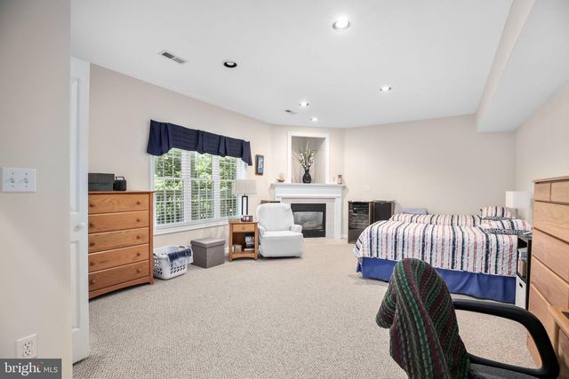 108 HUNTINGTON HILLS LN, Fredericksburg, VA 22401