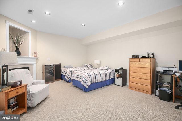 108 HUNTINGTON HILLS LN, Fredericksburg, VA 22401