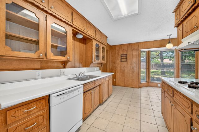 3505 Oak Haven Drive, Forest Hill, TX 76119