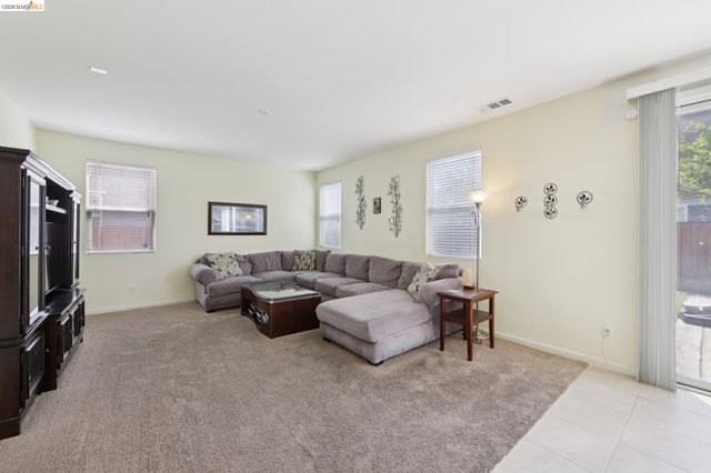 1327 Tuolumne Way, Oakley, CA 94561