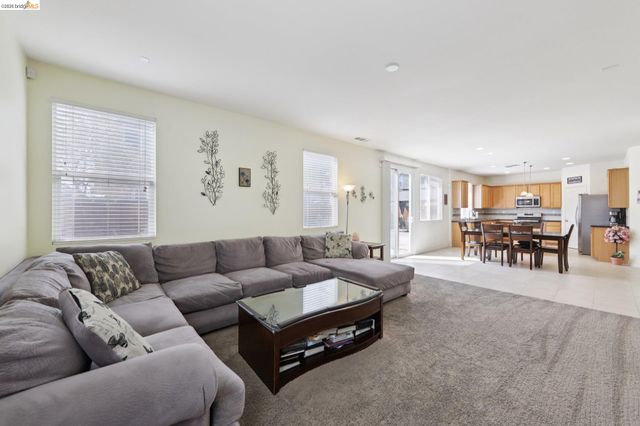 1327 Tuolumne Way, Oakley, CA 94561