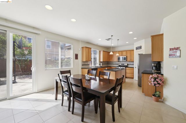 1327 Tuolumne Way, Oakley, CA 94561