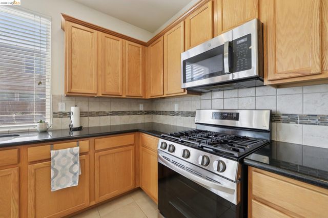 1327 Tuolumne Way, Oakley, CA 94561