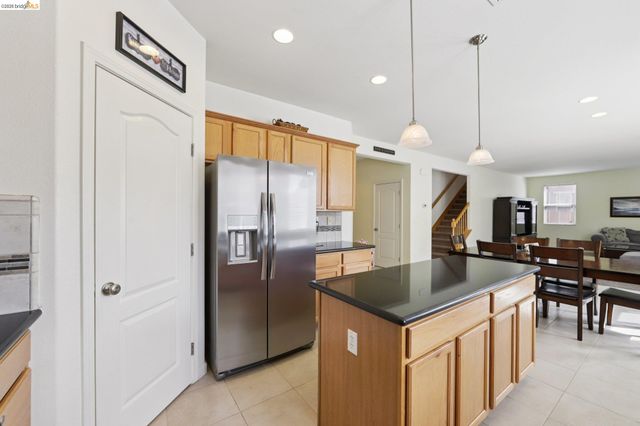 1327 Tuolumne Way, Oakley, CA 94561