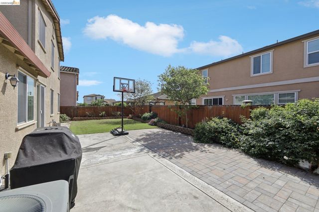 1327 Tuolumne Way, Oakley, CA 94561