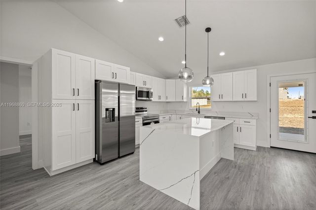 9989 SW 42nd Ave, Ocala, FL 34476