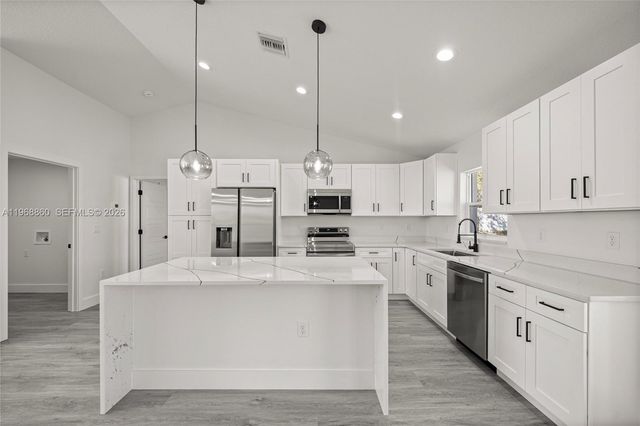 9989 SW 42nd Ave, Ocala, FL 34476