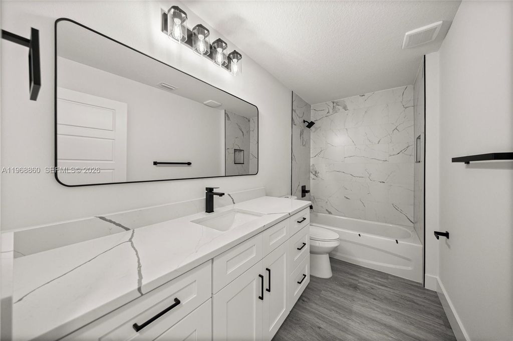 Image 27 of property listing at 9989 SW 42nd Ave, Ocala, FL 34476