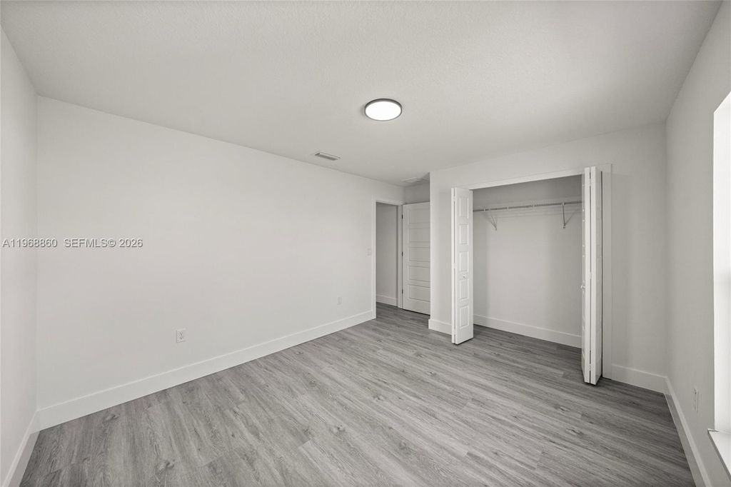 Image 29 of property listing at 9989 SW 42nd Ave, Ocala, FL 34476