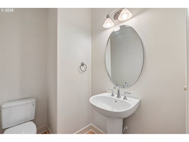 8768 Sw MARSEILLES Dr, Beaverton, OR 97007