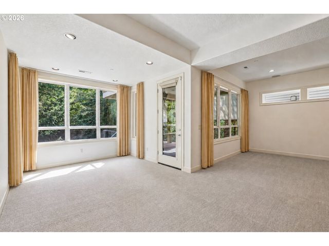 8768 Sw MARSEILLES Dr, Beaverton, OR 97007