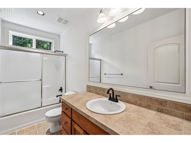 8768 Sw MARSEILLES Dr, Beaverton, OR 97007